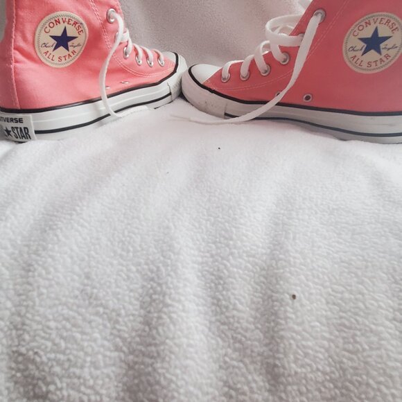 Pink High Top Converse - 8 women 6 men - Picture 2 of 8